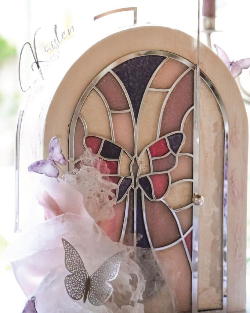 Arch Butterflies Pati